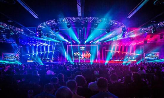 而波鸿则用 而波鸿则用